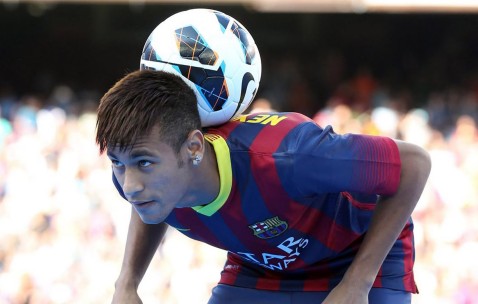World Cup 2026-年轻国脚赛场内外新风潮，舆论审视从拼劲转向个性表达